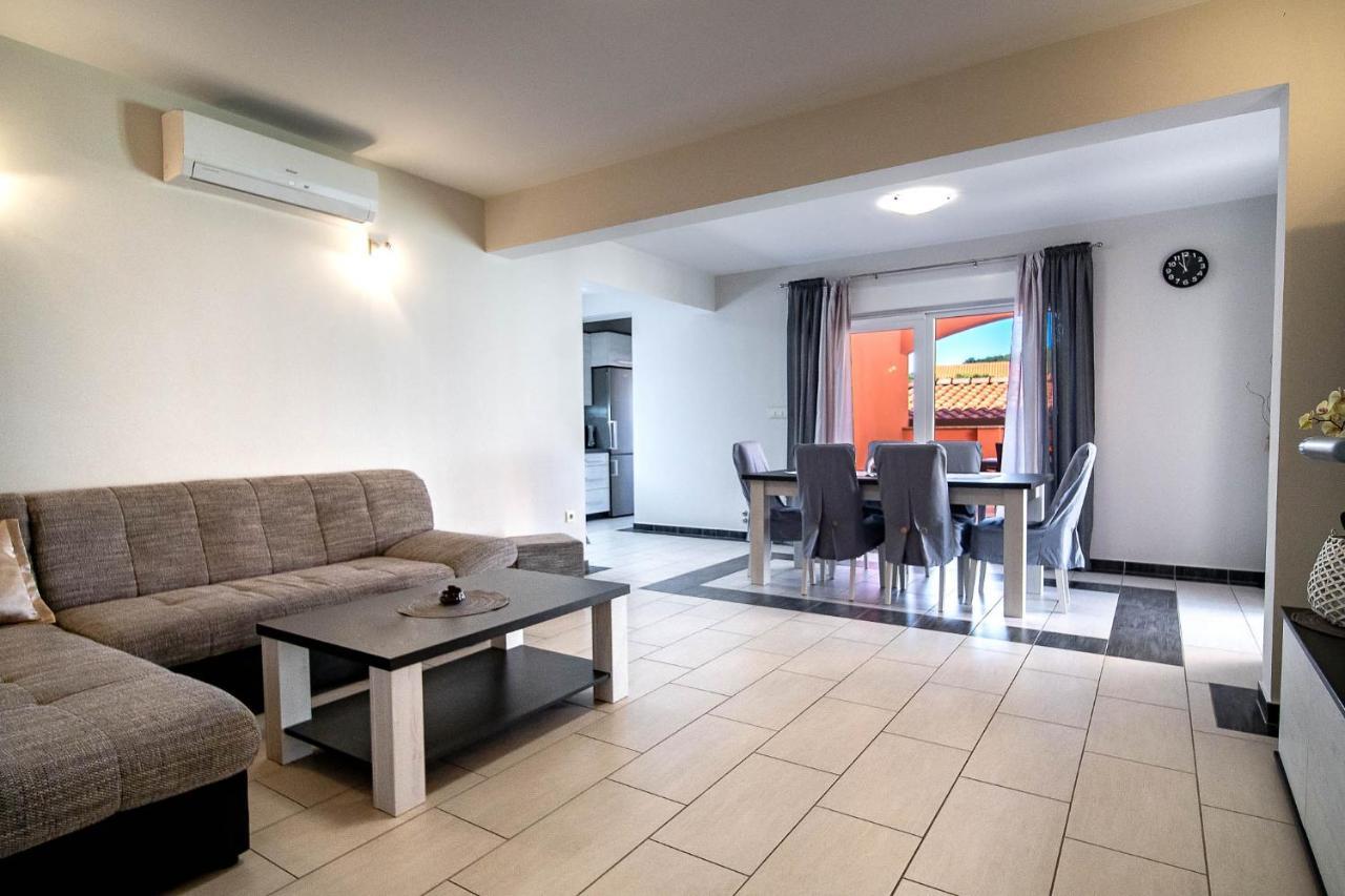 Mistral Apartman Lopar